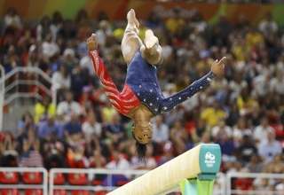 Simone Biles feet photo thumbnail