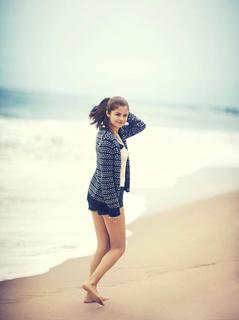 Selena Gomez feet photo thumbnail