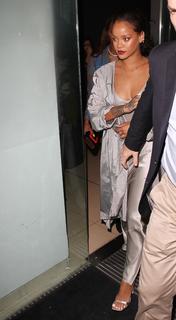 Rihanna feet photo thumbnail