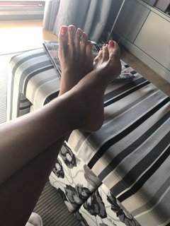 Veronica Maya feet photo thumbnail