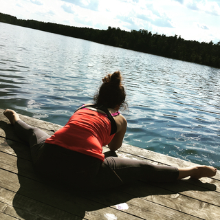 Katarzyna Cichopek feet photo thumbnail