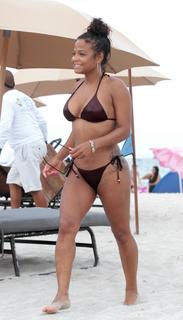 Christina Milian feet photo thumbnail