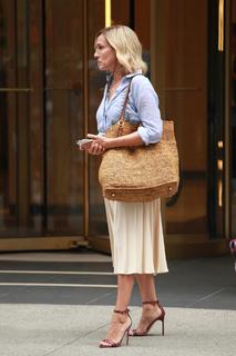 Sarah Jessica Parker feet photo thumbnail