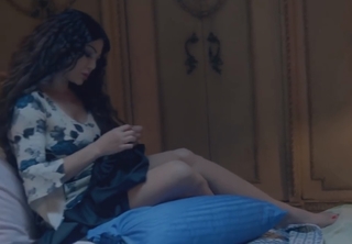 Haifa Wehbe feet photo thumbnail