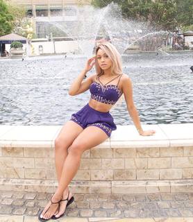 Jilly Anais feet photo thumbnail