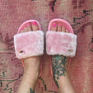 Fearne Cotton feet photo thumbnail