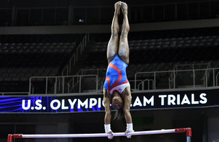 Simone Biles feet photo thumbnail