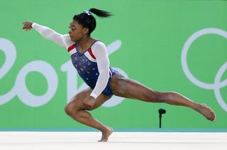 Simone Biles feet photo thumbnail