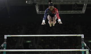 Simone Biles feet photo thumbnail