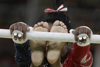 Simone Biles feet photo thumbnail