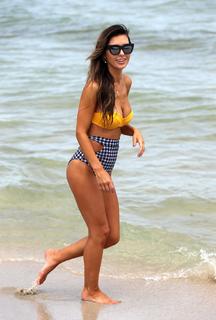 Audrina Patridge feet photo thumbnail