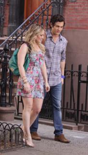 Hilary Duff feet photo thumbnail