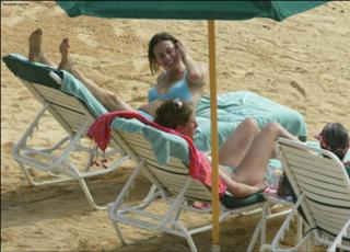 Courteney Cox feet photo thumbnail