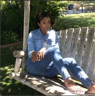 Gabrielle Union feet photo thumbnail