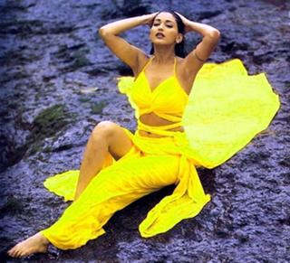 Sonali Bendre feet photo thumbnail