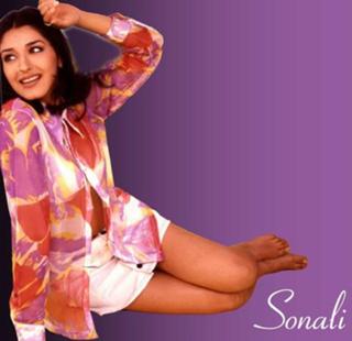 Sonali Bendre feet photo thumbnail