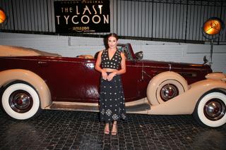 Lea Michele feet photo thumbnail