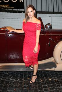 Katharine McPhee feet photo thumbnail