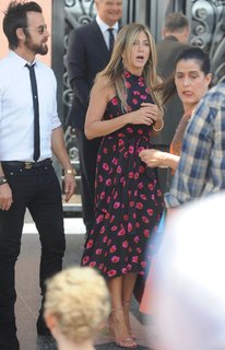 Jennifer Aniston feet photo thumbnail