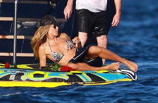 Heidi Klum feet photo thumbnail