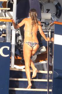 Heidi Klum feet photo thumbnail