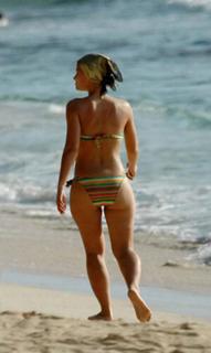 Nelly Furtado feet photo thumbnail