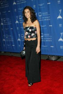 Nelly Furtado feet photo thumbnail