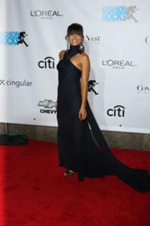 Nelly Furtado feet photo thumbnail