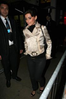 Nelly Furtado feet photo thumbnail