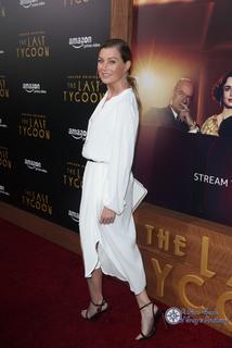 Ellen Pompeo feet photo thumbnail