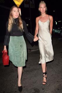 Karlie Kloss feet photo thumbnail