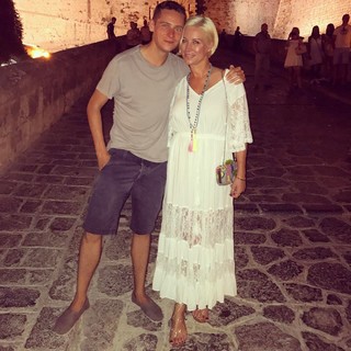 Denise Van Outen feet photo thumbnail