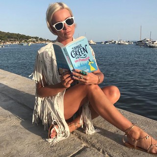 Denise Van Outen feet photo thumbnail