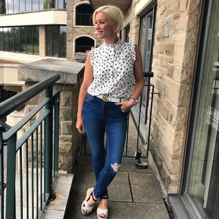 Denise Van Outen feet photo thumbnail