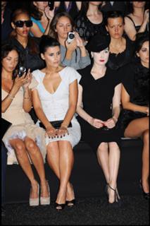 Nelly Furtado feet photo thumbnail