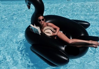 Anna Mucha feet photo thumbnail