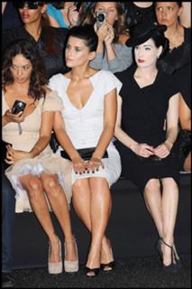 Nelly Furtado feet photo thumbnail