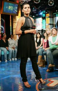 Nelly Furtado feet photo thumbnail