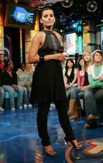 Nelly Furtado feet photo thumbnail