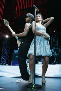 Nelly Furtado feet photo thumbnail