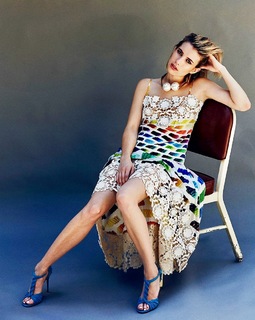 Emma Roberts feet photo thumbnail