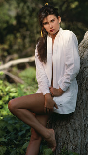 Demi Moore feet photo thumbnail