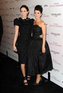 Emily Blunt feet photo thumbnail