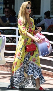 Jessica Alba feet photo thumbnail