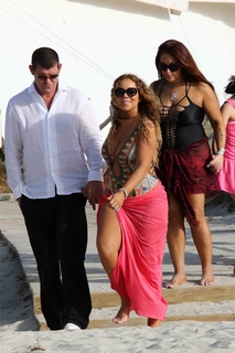 Mariah Carey feet photo thumbnail