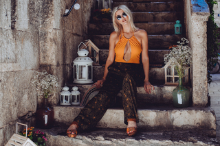 Ashley James feet photo thumbnail