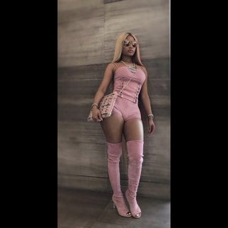 Nicki Minaj feet photo thumbnail