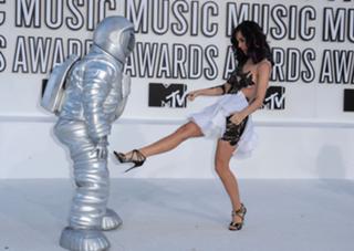 Katy Perry feet photo thumbnail