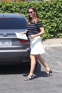 Jennifer Garner feet photo thumbnail