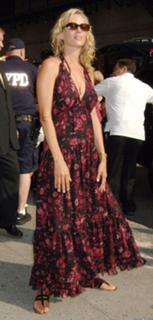 Uma Thurman feet photo thumbnail